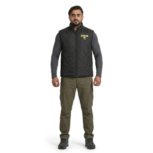 Gilet matelassé pour homme avec fermeture éclair intégrale, col montant, sans manches, logo personnalisé, vêtement d'extérieur pour équipe universitaire, 100 % polyester, broderie - Product Image 1