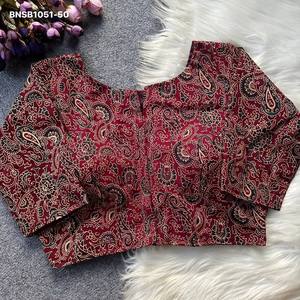 Colección de blusas listas para usar de algodón Ajrakh con diseño estampado de excelente calidad, del último modelo, proveedor de Surat. - Product Image 2
