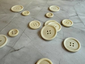 High Quality Custom Round 4-Hole Buffalo Horn Animal Style Durable <b>Handmade</b> Sewing Buttons for <b>Clothes</b> Shirt Suit buffalo bone - Product Image 2