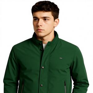 Chaqueta de cuello alto para hombre en un rico tono verde bosque - Product Image 2