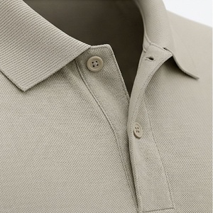 Polos pour hommes vierges de qualité supérieure en coton respirant, personnalisables avec logo et couleur unie, pour le golf, à manches courtes, coupe ajustée - Product Image 4