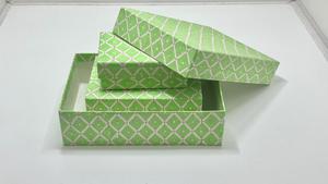 Descubra cajas de regalo con estampado en bloque, con diseños y un aspecto artesanal, para empaques de regalos y ocasiones especiales en todo el mundo. - Product Image 3