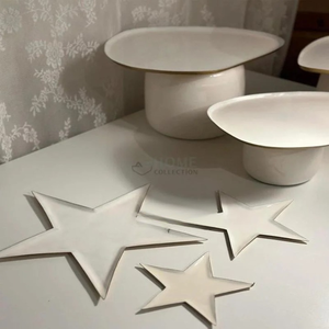 Juego de Soportes Metálicos para Pastel de Diseño Estándar, Diferentes Tamaños y Color Blanco, Nuevo Exhibidor Redondo de Lujo para Postres a un Precio Impresionante - Product Image 1