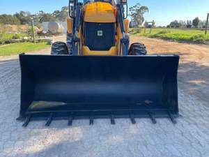 รถตักล้อยาง JCB 3CX มือสองพร้อมขายส่ง มีสินค้าในสต็อก - Product Image 6