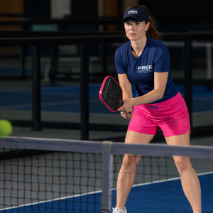 Ensemble de pickleball pour femmes, haut à col en V, short de compression, tissu aérodynamique à séchage rapide, tenue de sport 2 pièces, personnalisable - Product Image 4