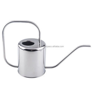 Bidon d'eau durable en acier inoxydable pour le jardin et la cuisine avec une finition de qualité supérieure résistante à la rouille et un long bec élégant - Product Image 4