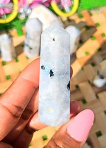 Punta de Cristal de Piedra Lunar Arcoíris Natural con Destello Azul, Varita Curativa de Piedra Lunar para Reiki, Meditación, Decoración Energética, Venta al por Mayor - Product Image 2