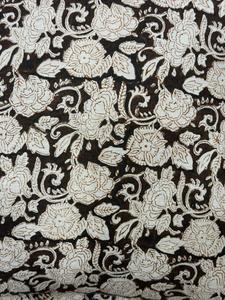 Funda de Cojín Decorativa para el Hogar, Hecha a Mano con Estampado Floral Auburn, 100% Lino, Estilo Tradicional Vintage, Ecológica - Product Image 2