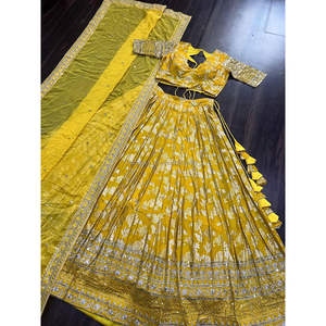 Ensemble Lehenga Choli & Dupatta Tissu Jacquard Pure Viscose Teintable Designer - Product Image 2