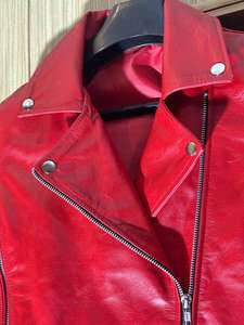 Chaqueta de Motocicleta Personalizada para Mujer, de Cuero Vacuno, Corte Regular, Forro de Algodón Ecológico Impermeable, con Cierre y Cinturón - Product Image 4