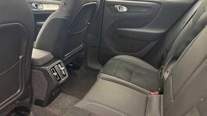 NEATLY USED 2025 XC40 2.0 B4 PLUS PRO - Product Image 2