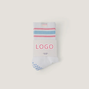 Chaussettes personnalisées avec logo, rayées blanc-rouge-bleu, antidérapantes, pour femmes, usage quotidien, coupe classique, tricotées, avec grip, pour studio de Pilates - Product Image 1