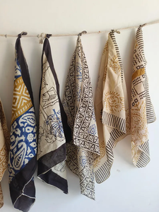 Foulard carré ethnique en coton fait main Naaz Textile, imprimé floral floqué à la main, ensemble cravate et bandeau pour le cou, doux pour la peau, idéal pour l'été - Product Image 2