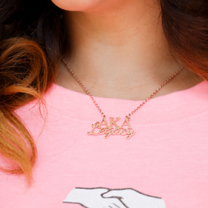 สร้อยคอ AKA Legacy จี้ตัวอักษรสีทอง ดีไซน์หรูหรา เครื่องประดับแฟชั่นสำหรับผู้หญิง สวมใส่ได้ทุกวัน เหมาะเป็นของขวัญ - Product Image 1