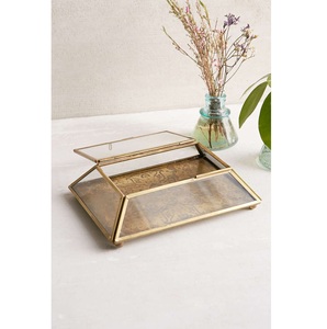 Boîte de rangement hexagonale en laiton et verre pour bijoux avec base miroir et couvercle à charnières - Product Image 5
