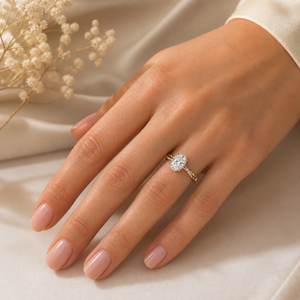 Bague de fiançailles en or jaune avec diamant moissanite ovale taillé en bande torsadée 1 CTW |   Bague de Mariage Solitaire Élégante pour Femme - Product Image 6