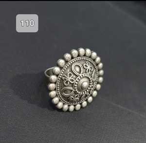 Anillo de joyería oxidada étnica de estilo clásico para mujer Diseño único hecho a mano para uso diario festivo y fiesta - Product Image 3