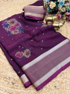 Sari en soie pure Rangoli avec une magnifique bordure tissée dorée, style Bollywood, séchage rapide, coupe classique pour femmes - Product Image 5