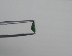 Gema de diópsido cromado verde AAA, Rusia, 7x5 mm - Product Image 5