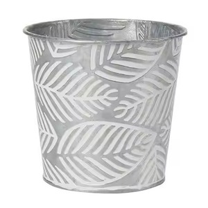 Jardinière rustique en métal galvanisé de forme ovale avec bordure à pois marron, durable, pour fleurs et plantes vertes d'extérieur - Product Image 3