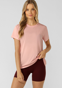 T-shirt décontracté pour femme, couleur unie, col rond, manches courtes, coupe ajustée, t-shirt basique d'été pour tous les jours - Product Image 2