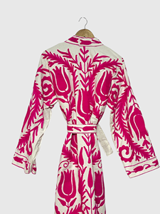 Veste en velours rose pour femmes grandes tailles, col mandarin, manches longues, motif floral brodé à la main, manteau long, vêtements de printemps - Product Image 4