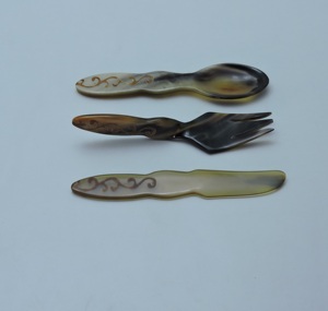 Ensemble d'ustensiles en corne de buffle naturelle, 3 pièces (cuillère, fourchette, couteau), design décoratif - Product Image 5