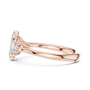 Bague de fiançailles en or rose avec diamant taille marquise et pierres latérales rondes, style classique, bijoux fins pour femmes - Product Image 3