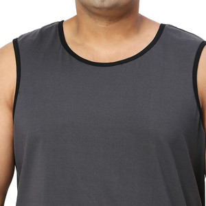 Débardeur sans manches pour homme fabriqué en Inde, en coton doux, avec options de personnalisation de la marque et confort léger. - Product Image 6