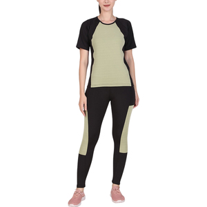 Conjunto Deportivo de Verano al por Mayor con Logotipo Personalizado, Conjunto de Dos Piezas de Color Sólido para Mujer, Camiseta de Manga Corta y Pantalones Cortos de Ciclismo Personalizados - Product Image 1
