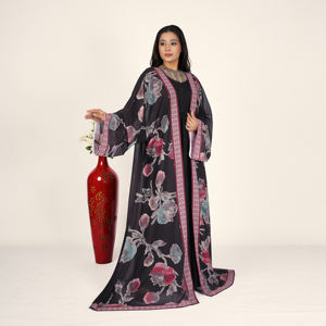 Abaya ligera con estampado floral suave, borde en contraste, mangas anchas, caída elegante, perfecta para la noche. - Product Image 2