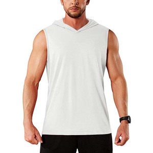 Camiseta sin mangas con capucha y cuello en V para hombre, color negro, estilo deportivo, corte regular, tipo muscle fit. - Product Image 3