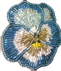 Broche élégante faite à la main avec des perles, cadeau pour femmes, à prix avantageux - Product Image 6