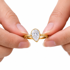 Anillo de Compromiso de Moissanita con Corte de Pera Chapado en Oro Amarillo de 14K, Certificado por GRA, Anillo de Propuesta para Mujer - Product Image 5
