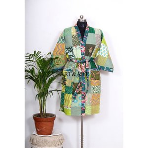 Nuevo Kimono Vintage de Seda con Parches Kantha, Bata Reciclada con Cinturón, Ropa de Dormir para Mujer - Product Image 1