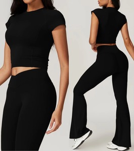 Ensembles de sport pour femmes, soutien-gorge de sport à bretelles halter avec short de yoga sans couture, tenues de couleur noire - Product Image 6