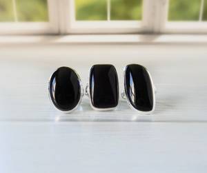 Bague en onyx noir, argent sterling, pierre précieuse en onyx noir véritable, bijou élégant, cadeau pour elle, bague ajustable - Product Image 1