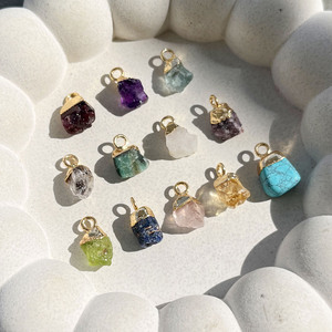 Colgante de Granate Natural |   Colgante de Piedra Preciosa Chapado en Oro |   Suministros para la fabricación de joyas con piedras de nacimiento de enero - Product Image 6