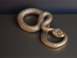 Figurine de luxe en métal en forme de serpent pour la décoration de hall d'hôtel, accent de salon et présentation sur étagère - Product Image 5