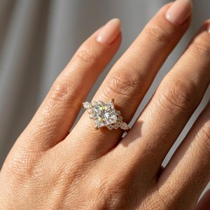 Anillo de halo con diamantes cultivados en laboratorio de corte princesa de 1 quilate, oro sólido de 14 quilates, joyería fina, regalo perfecto para boda, compromiso o fiesta para tu pareja. - Product Image 2
