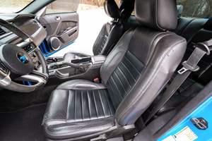 <span class=keywords><strong>Ford</strong></span> <span class=keywords><strong>Mustang</strong></span> GT CS Coupé 2011 d'occasion en bon état, sans réserve, boîte manuelle 6 vitesses, V8 5.0 litres, bleu Grabber, plusieurs modifications - Product Image 2
