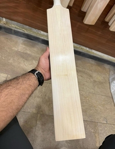 Batte de cricket en saule anglais de qualité supérieure, fabriquée à la main avec les meilleurs matériaux, emballage premium. - Product Image 4