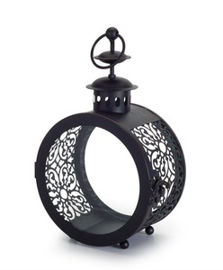 Lanterne noire en métal à motif circulaire croisé avec découpe complexe pour la décoration de la maison et les décorations de mariage - Product Image 1