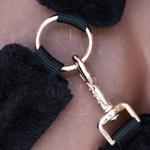 Cabestro de lana negra para caballo con hebillas doradas y correas ajustables para equitación - Product Image 3