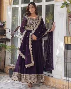 Robes Anarkali indiennes tendance en tissu Faux Blooming avec broderies Zari et travail de sequins, pour mariage, à manches longues. - Product Image 1