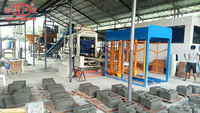 Machine automatique de fabrication de blocs de QT6-15D hydraulique Machine automatique de pavage en béton de ciment Pompe à moteur PLC Afrique du Sud Sable vibrant