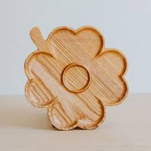 Plateau de service en bois de caoutchouc écologique en forme de fleur avec poignée, plateau décoratif en bois pour table basse, café, thé et collations - Product Image 2