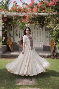Conjunto indio-pakistaní bordado, lehenga choli de varias capas, vestido tradicional para bodas y festivales. - Product Image 5