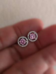 Pendientes de tuerca con halo de diamantes de corte redondo rosa moissanita para mujer, plata 925, joyería elegante para propuesta de matrimonio, regalo de compromiso - Product Image 4