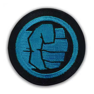 Écussons de blazer en or massif, badges personnalisés cousus à la main, appliques traditionnelles faites à la main, écussons couronne, patchs uniformes en fil d'or - Product Image 2